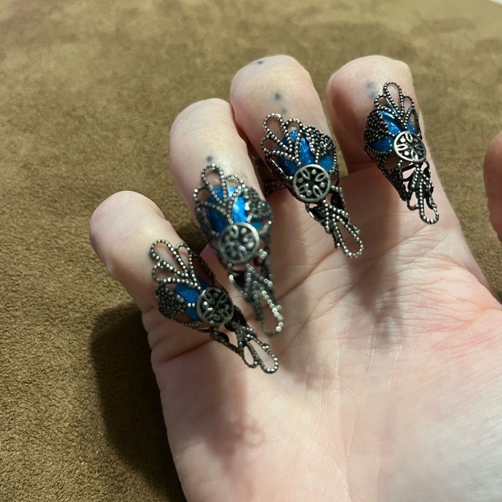 Super unique fingertips
